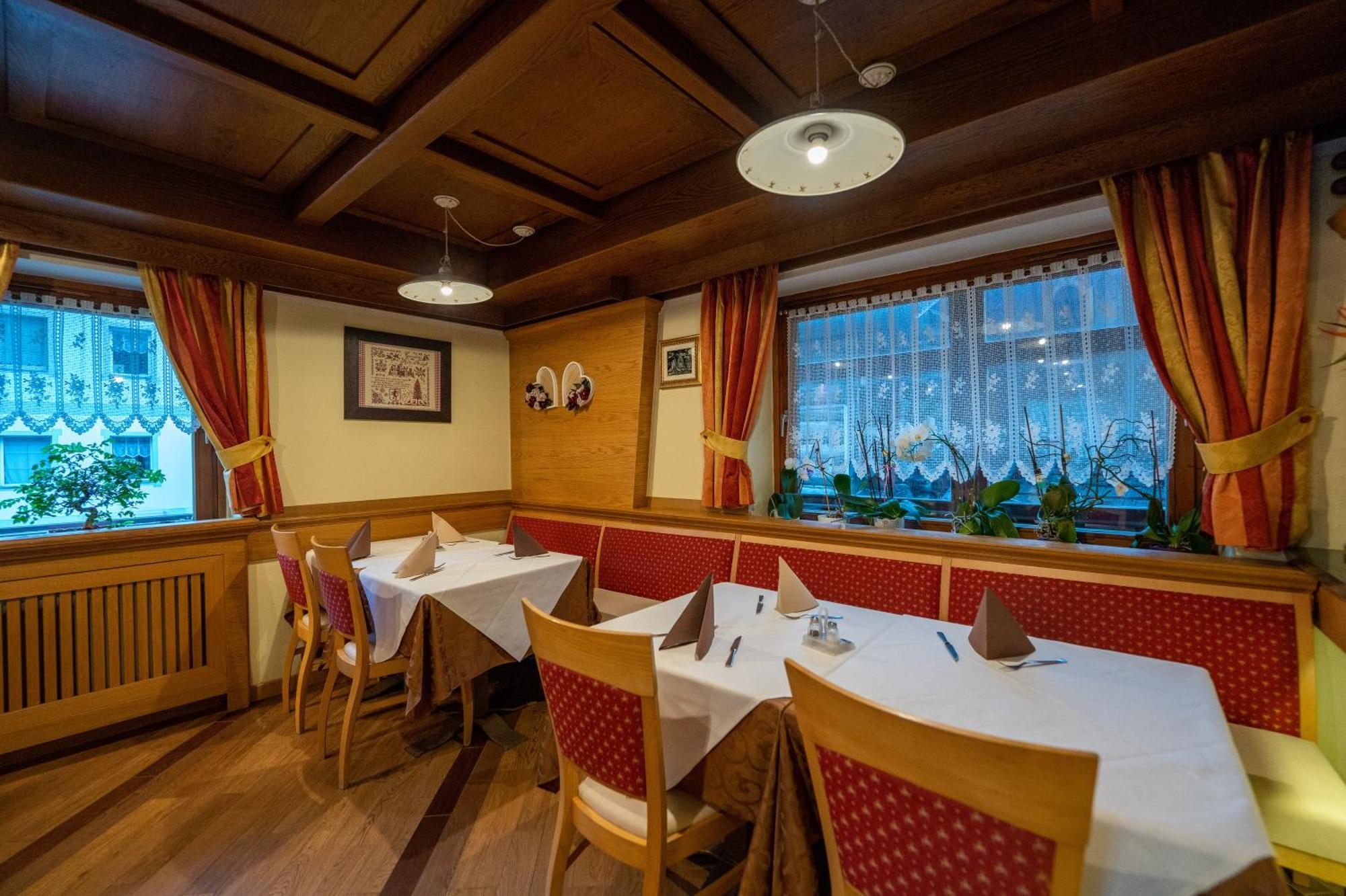 Garni Val Udai Hotel Mazzin Eksteriør billede